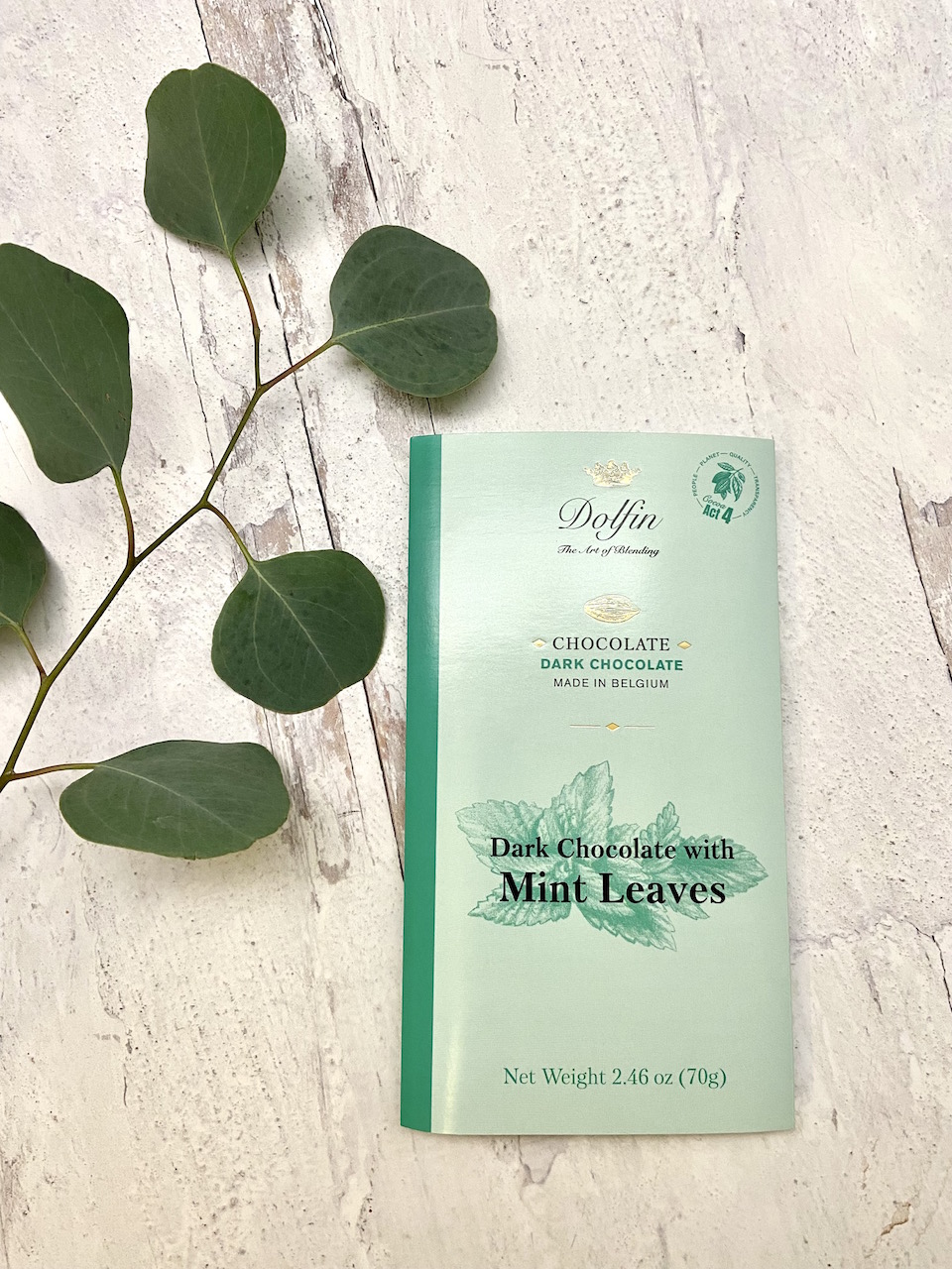 Dolfin Dark Chocolate with Mint Leaves