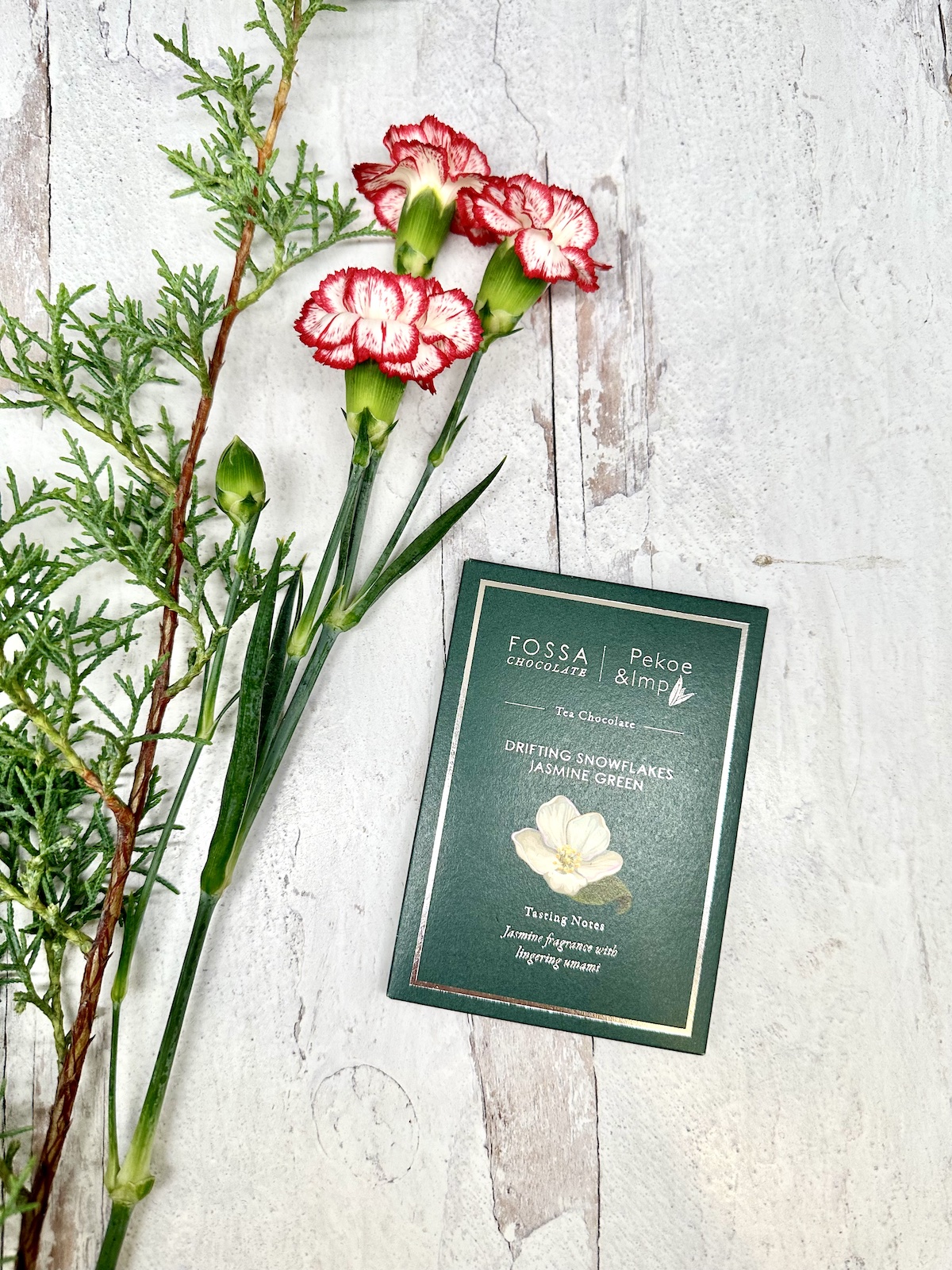 Fossa Drifting Snowflakes Jasmine Green Tea Chocolate