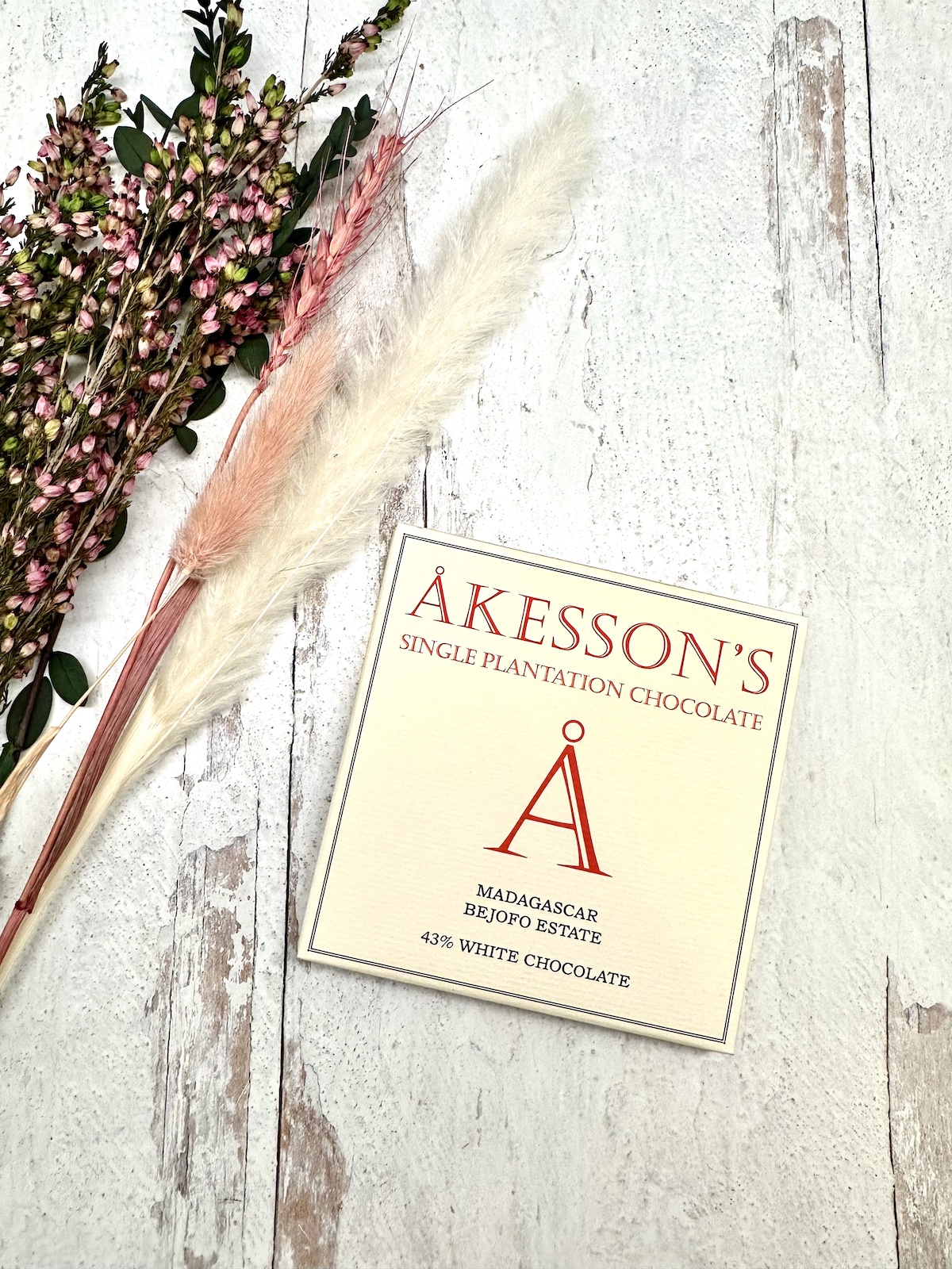 Akesson Madagascar White Chocolate 43%