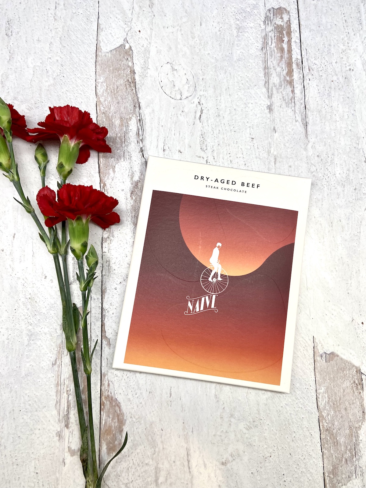 Naive Dry-aged Beef Dark Milk 62%